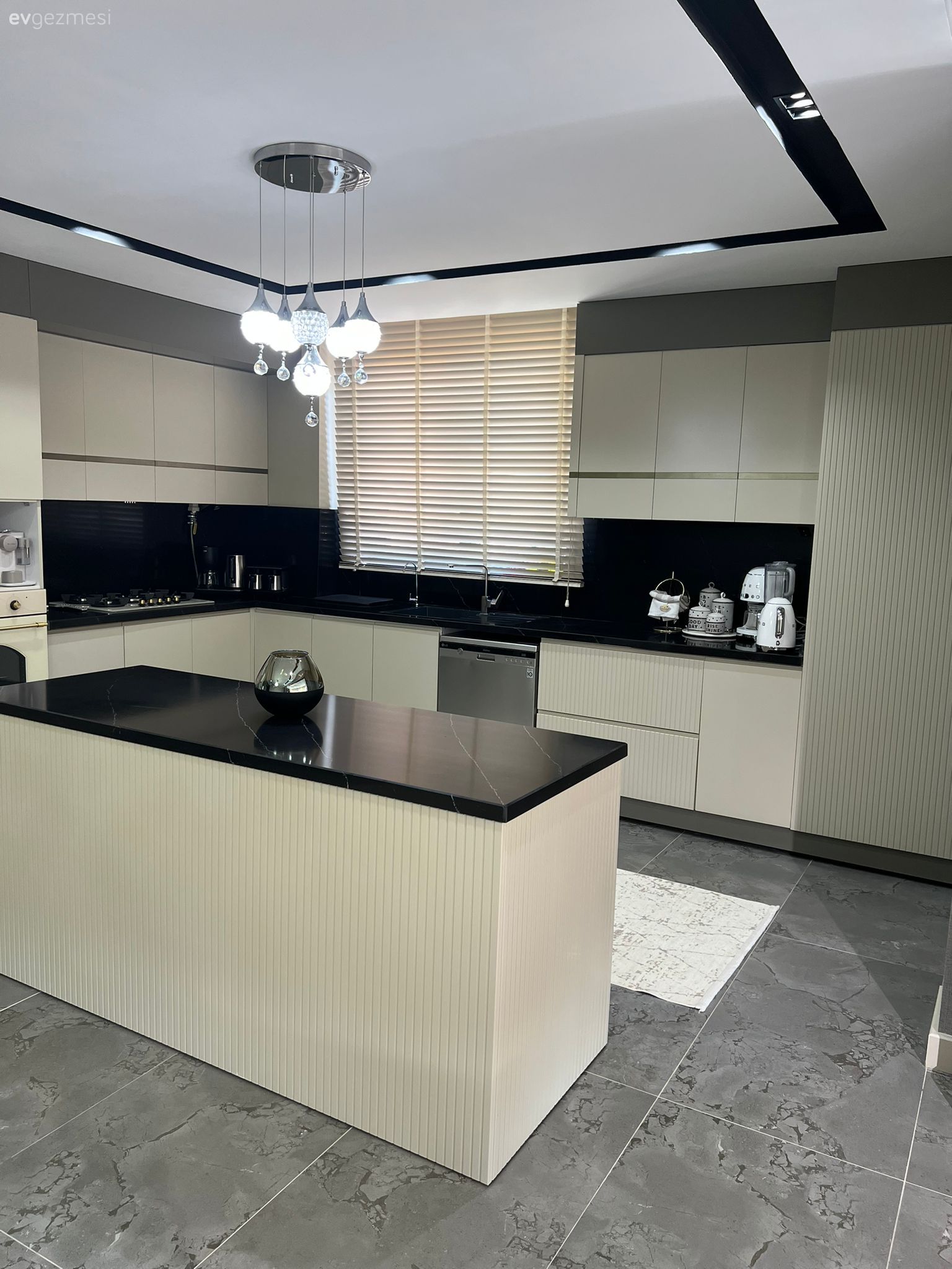 Mutfak, Modern mutfak, Beyaz, Siyah