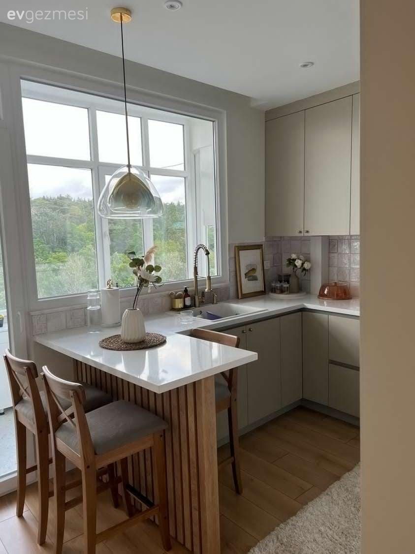 Bu İstanbul Evinde Göz Yoran Detayların Yeri Kapının Dışı!