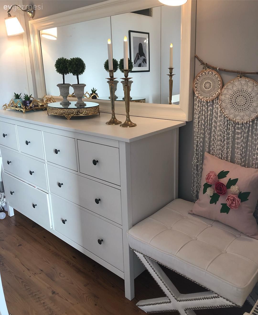 Ev Gezmesi: Renkleriyle İçinizi Isıtacak Bir İstanbul Evi