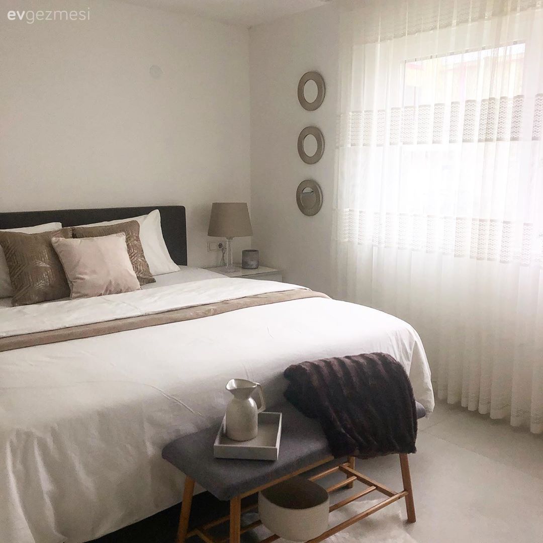 Yatak Odası, Kahverengi, Krem, Beyaz, Kırlent, Ev tekstili, Puf, Yatak örtüsü