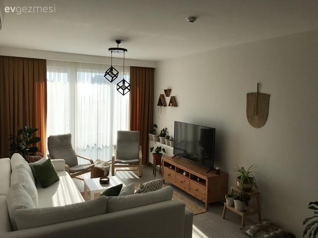 Salon, Bohem Dekorasyon, Modern, İskandinav, Beyaz, Turuncu, Kahverengi, Krem, Bej, Koltuk takımı, Berjer, Tv ünitesi, Tv ünitesi aksesuarları, Ev Aksesuar, Fon perde, Perde, Tül perde, Kırlent, Ev tekstili, Avize, Aydınlatma