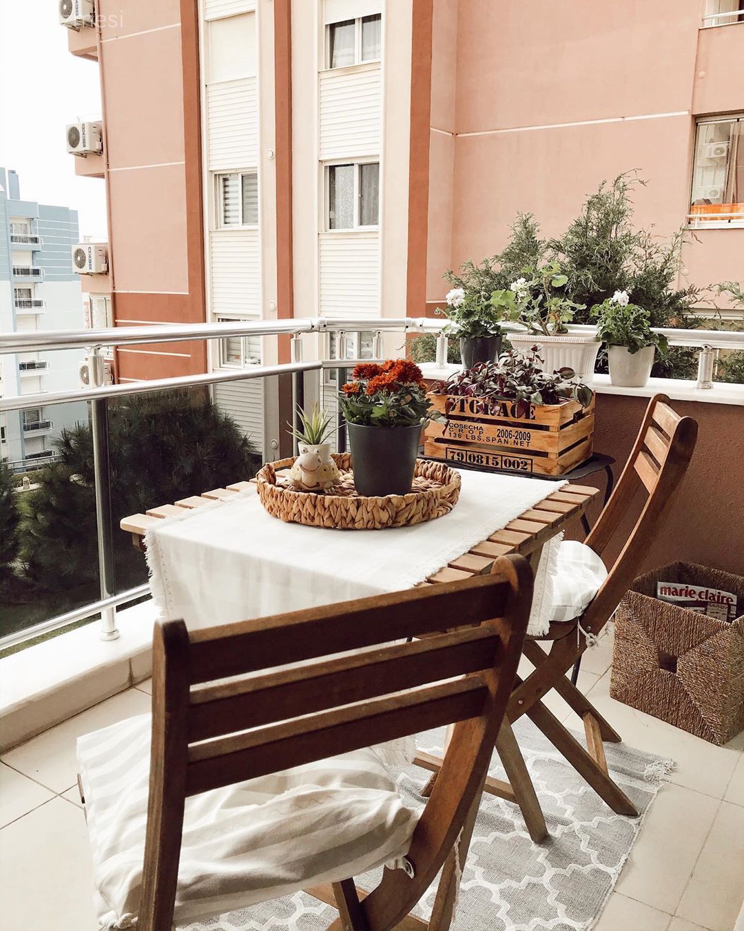 Balkon, Balkon masası, Sandalye, Ev bitkisi
