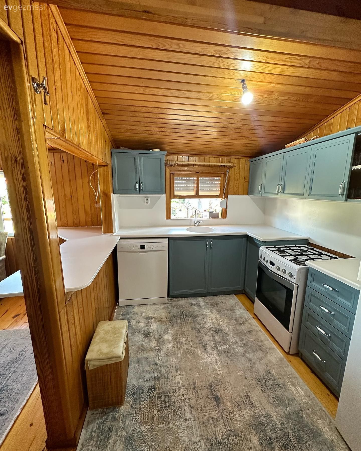 Öncesi&Sonrası: Yeşil ve Beyaz Ahşap Tavanlara Nasıl da Yakışmış!