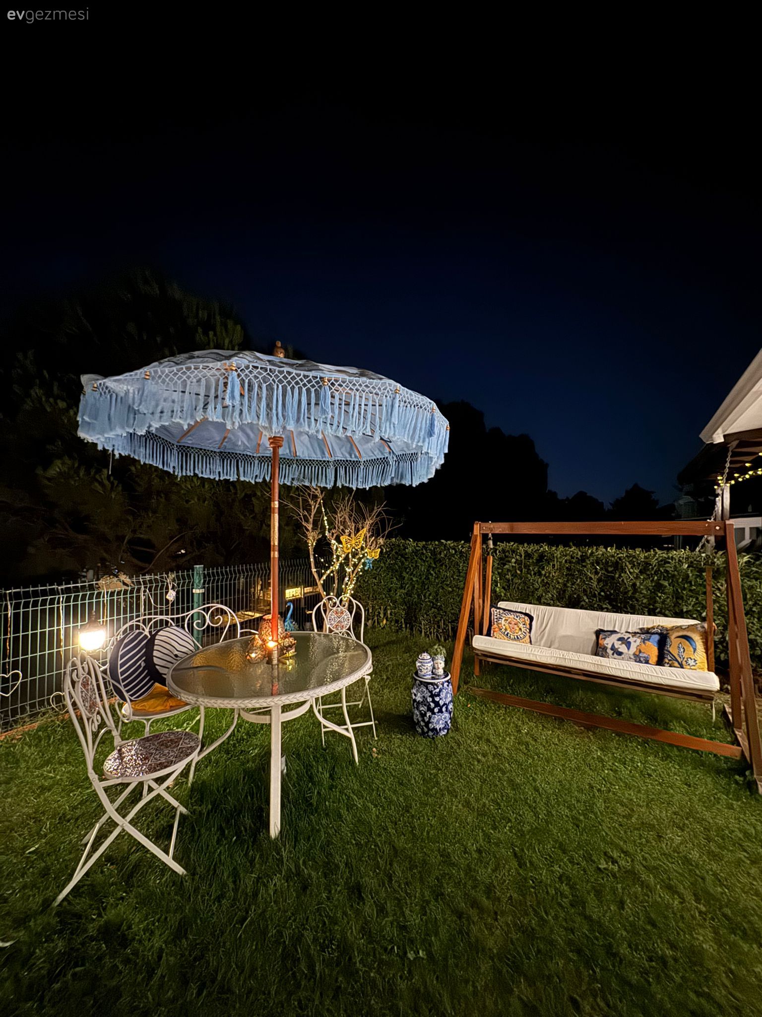 Bahçe, Salıncak, Bahçe masası, Sandalye