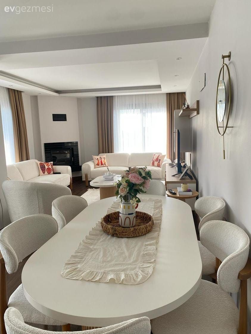 Beyaz Koltuk Takımını Cesaretle Kullanan Bir İzmir Evi!