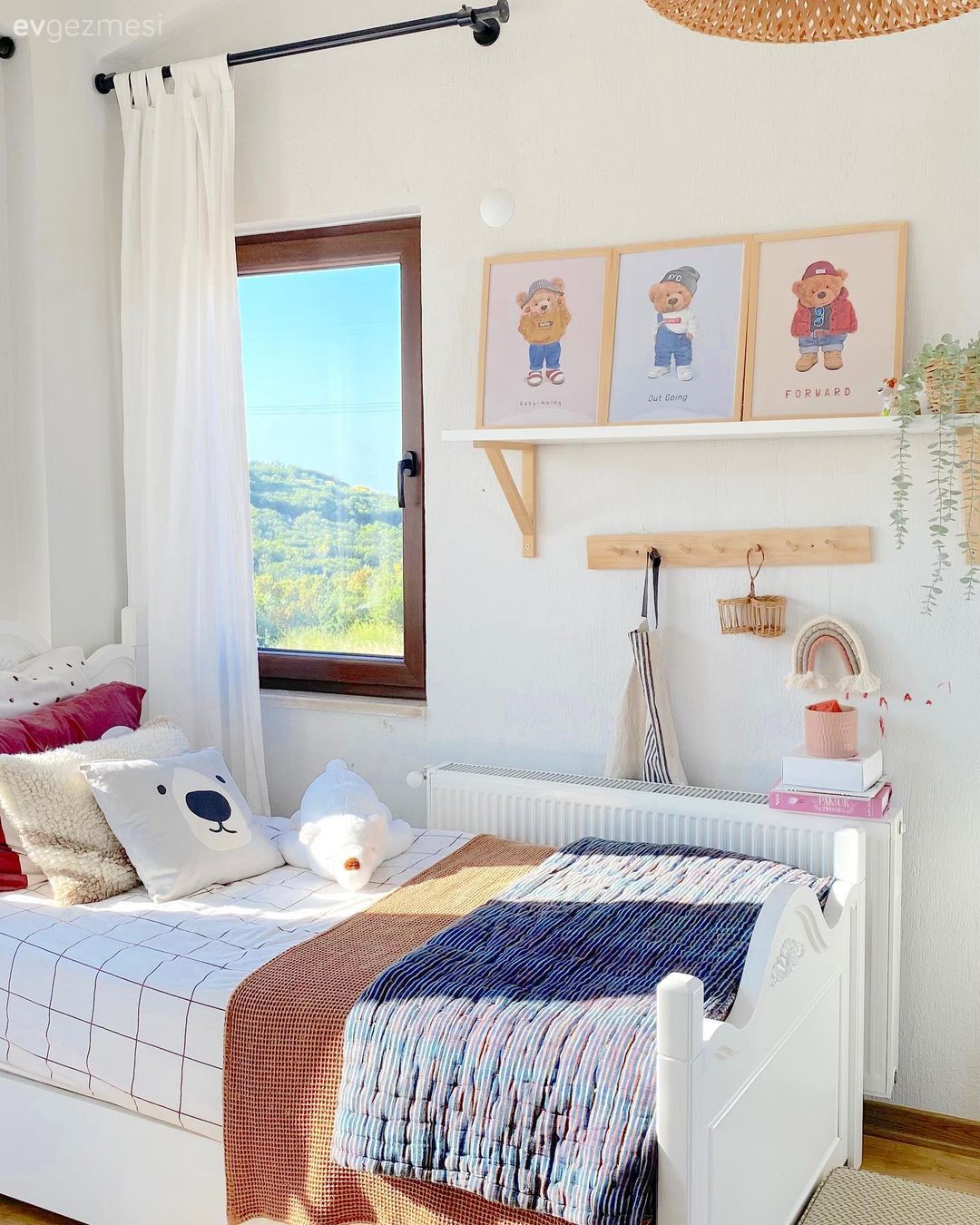Çocuk Odası, Beyaz, Duvar rafı, Duvar dekorasyonu, Çerçeve, Hasır avize, Yatak örtüsü, Yatak Odası