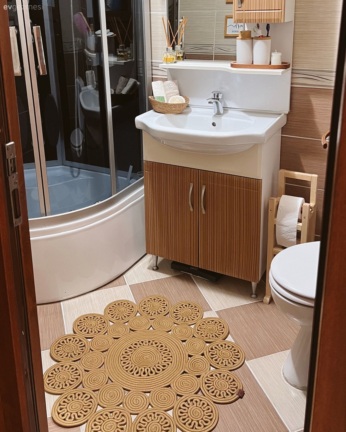 Küçük Salonu Ferahlatmak İçin Doğru Hamleler Yapılan İstanbul Evi!