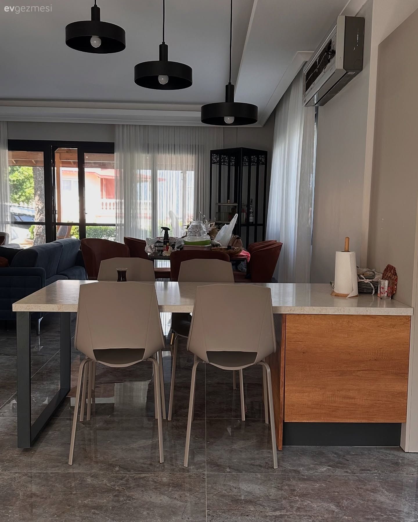 Açık Konsept Bu Mutfağın Modern Tarzına Country Detaylar Karışmış