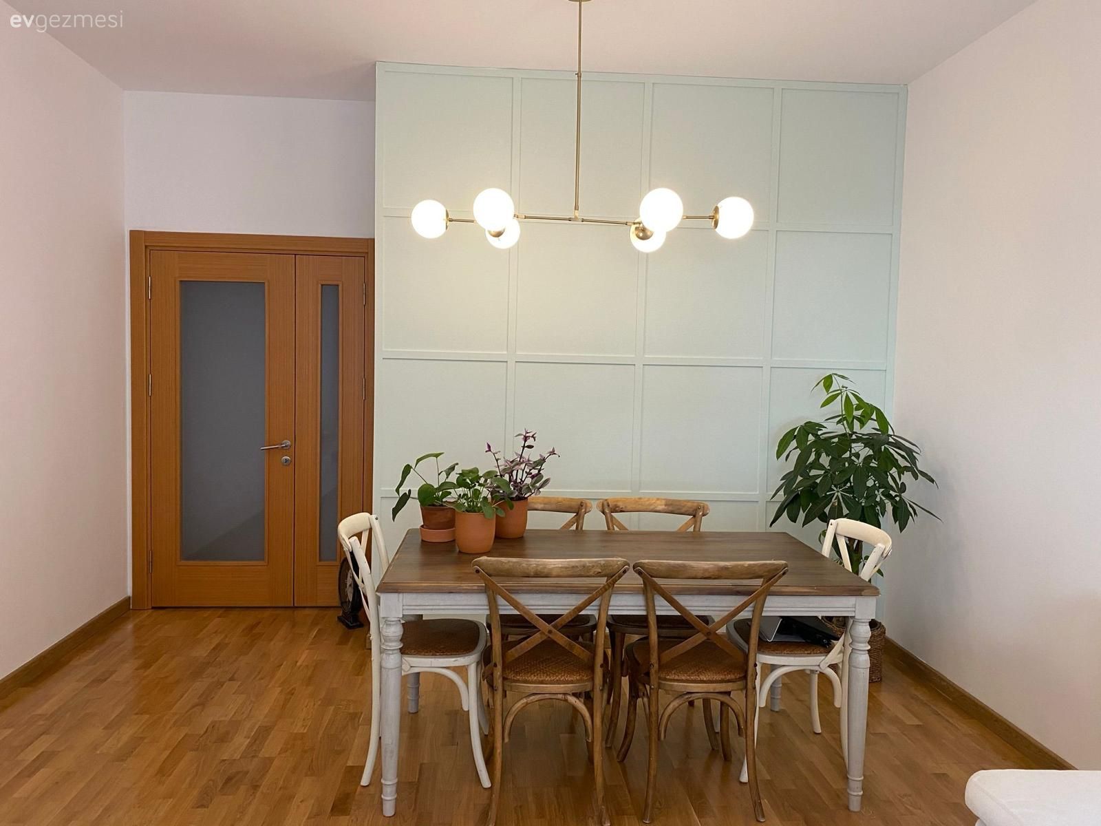 Yemek Odası, Sandalye, Yemek masası, Ahşap Mobilya, Avize, Aydınlatma, Yemek odası avizesi, Ev bitkisi