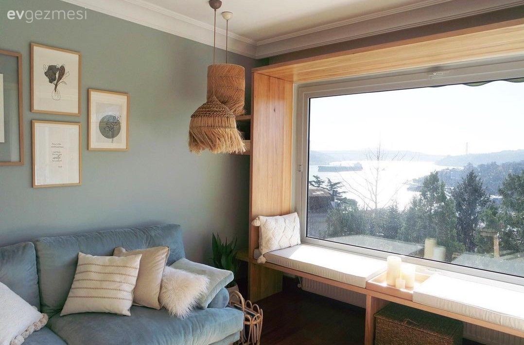 Salon, İskandinav, Modern, Bohem Dekorasyon, Mavi, Turkuaz, Mint yeşil, Sedir, Çerçeve, Ahşap Mobilya, Sehpa, Kırlent, Ev tekstili, Koltuk takımı, Dekoratif Objeler, Hasır avize, Beyaz