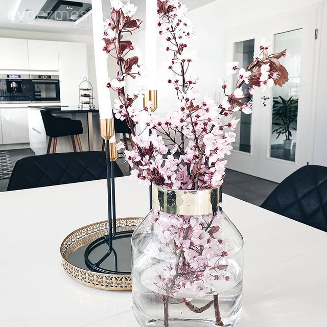 Amerikan Mutfak, Mutfak, Beyaz, Siyah, Modern, Modern mutfak, Kulpsuz mutfak dolabı, Ada mutfak, Mutfak tezgahı, Mutfak tezgah arası, Tezgah arası seramik, Mutfak aksesuarları, Sandalye