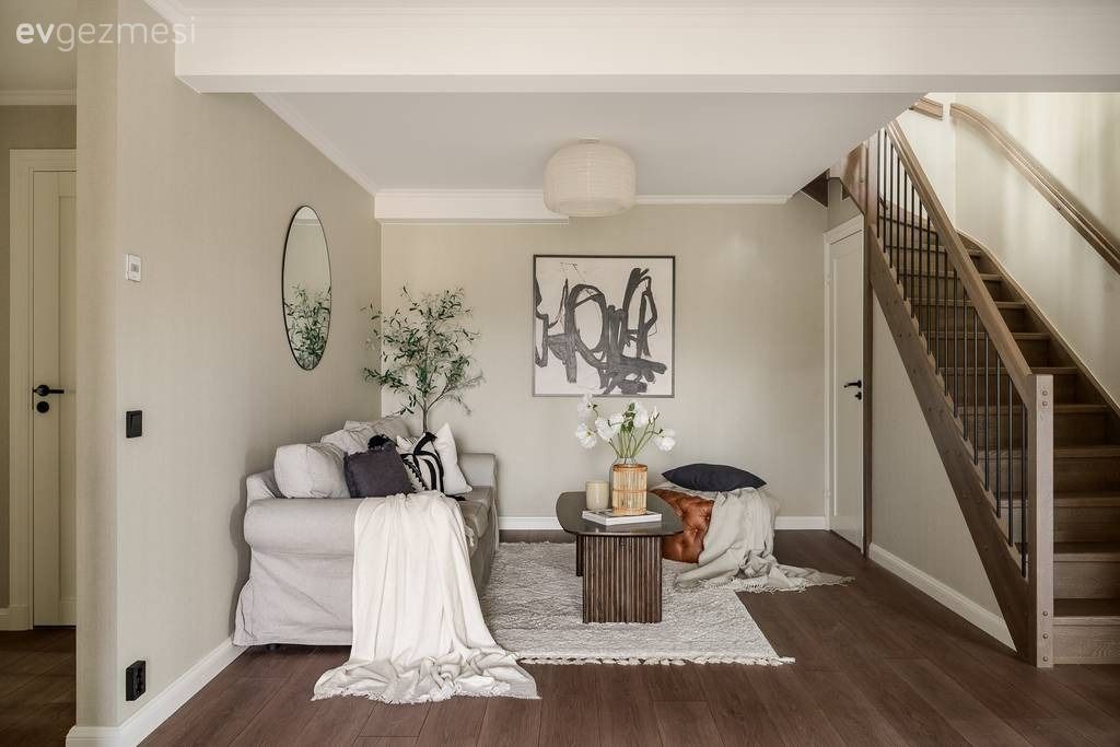 183 M2'lik Balkonlu Bu Evin Arka Cephesinde İskele Veranda Var