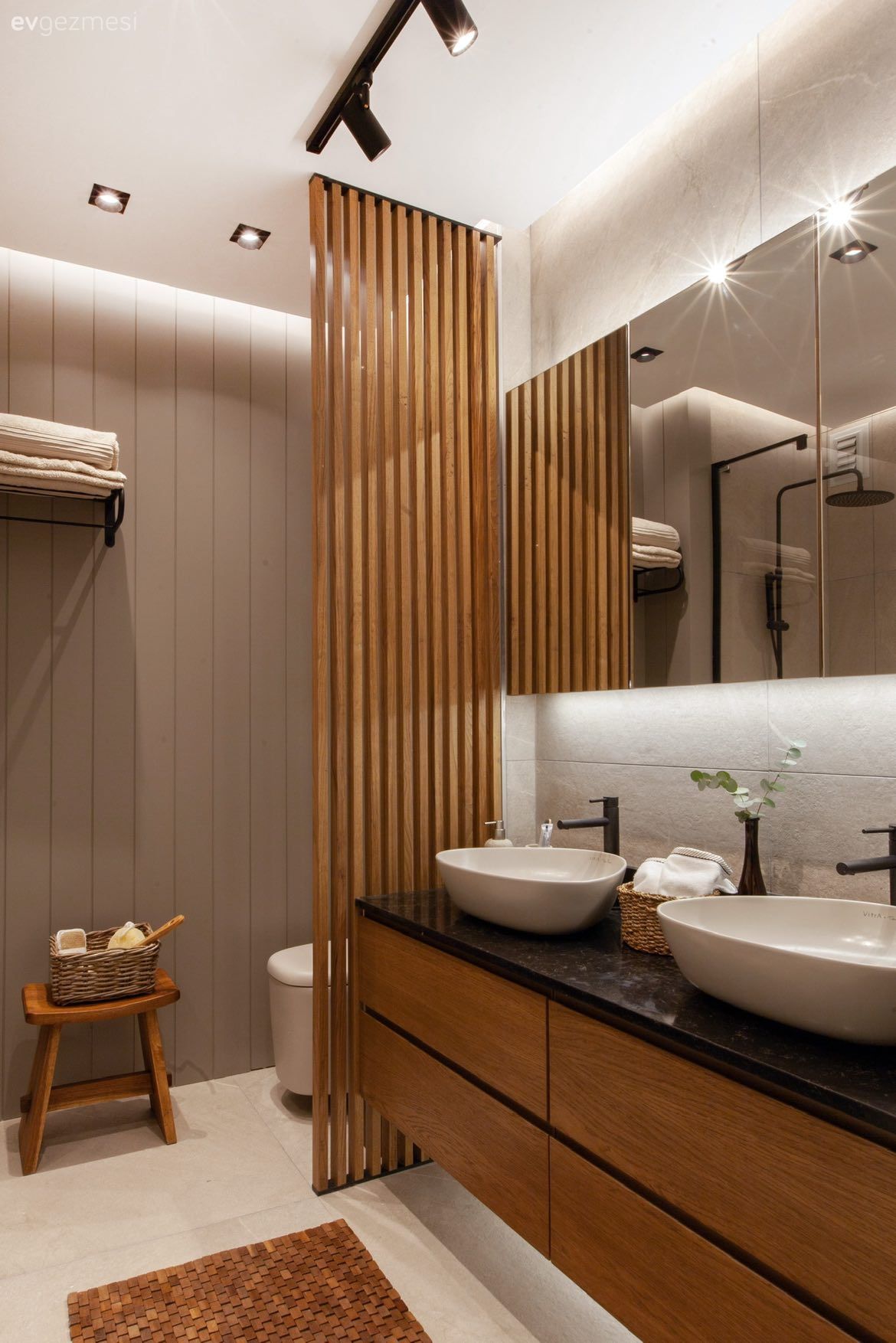 Banyo, Modern banyo, Kahverengi, Siyah, Beyaz, Banyo dolabı, Banyo aynası, Banyo aksesuarları, Banyo seramikleri