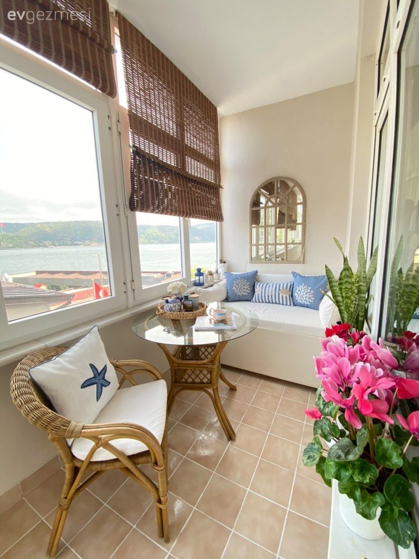 Güneş Alan Balkona Gölgelik Alan Sağlamanın Farklı Yolları!