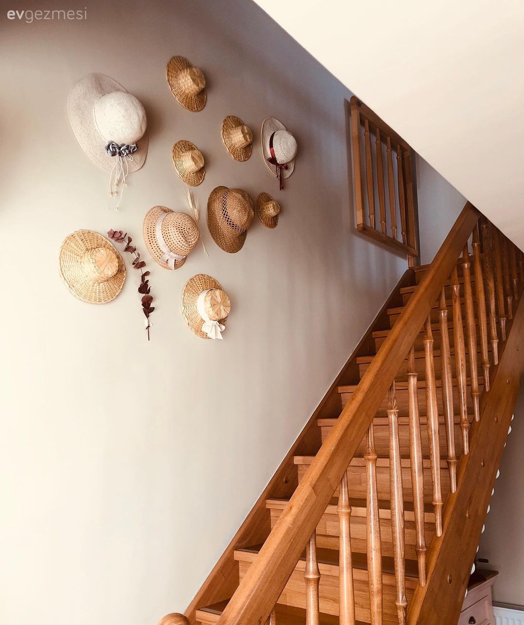 Merdiven, Ahşap merdiven, Duvar dekorasyonu, Beyaz, Kahverengi, Çerçeve