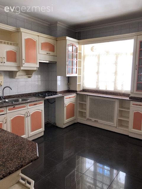 Öncesi&Sonrası: Düşük Maliyetle Yepyeni Bir Mutfak!