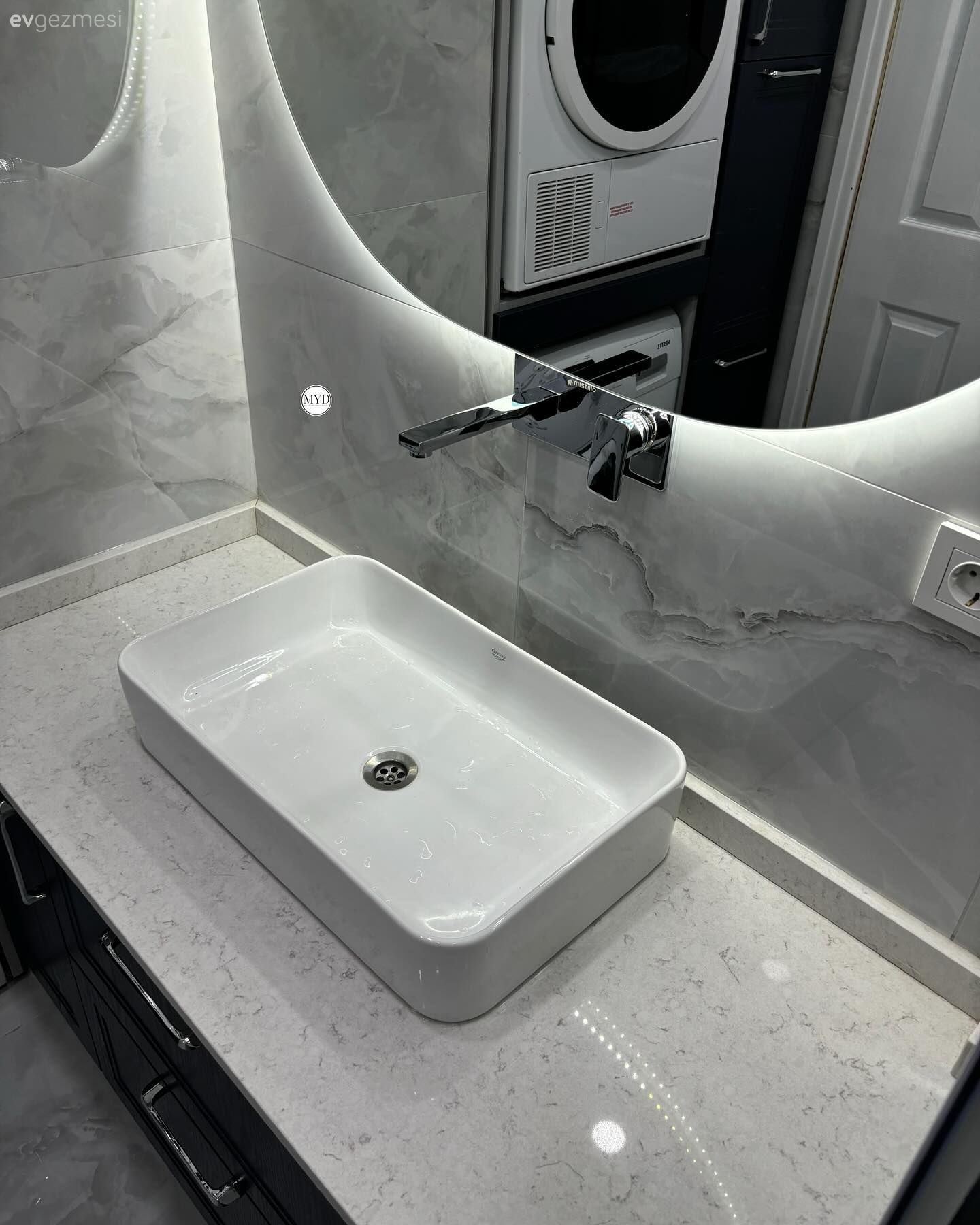 Bu Modern Banyo Küçük Alanlar İçin Çok Fikir Veriyor