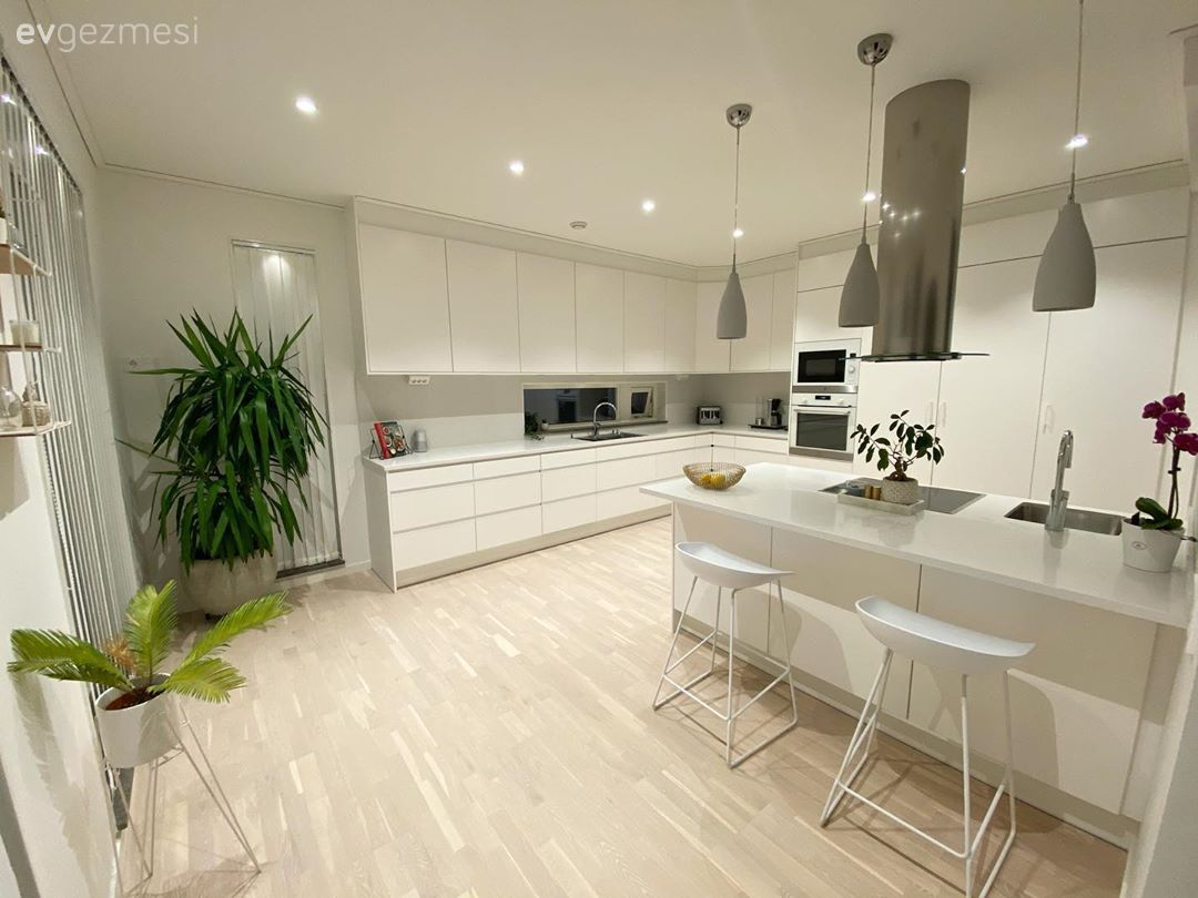 Bostanından Oyun Evine Kadar Her Şeyi Düşünülmüş Bir Villa