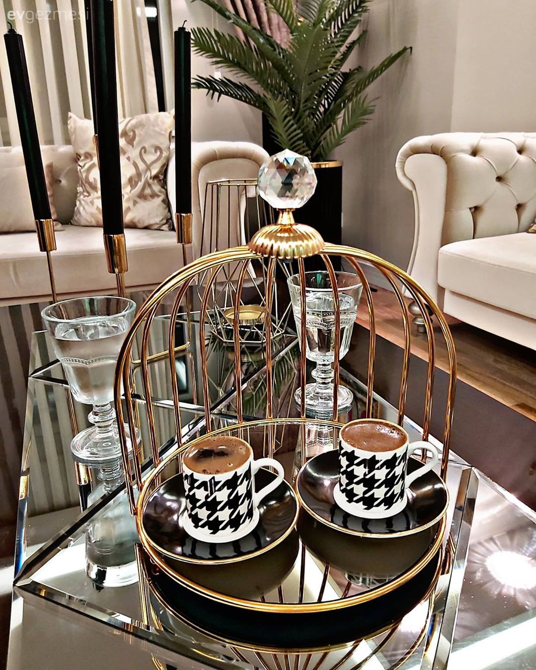 Işıltılı Görünmeyi Seven Bu Ev Art Deko Stilden İlham Almış!