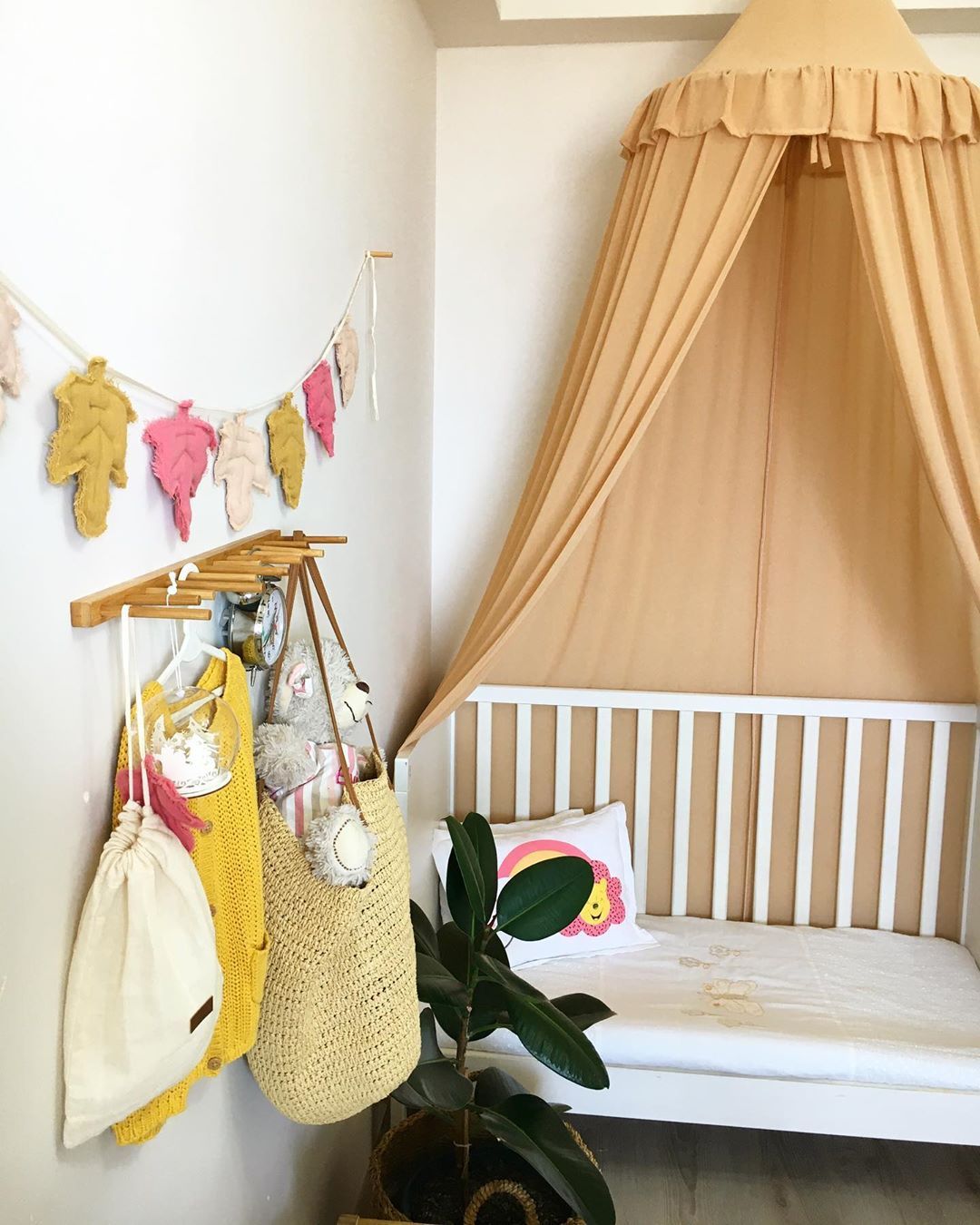 Çocuk Odası, Beyaz, Hardal, Çocuk odası dolabı, Ev bitkisi