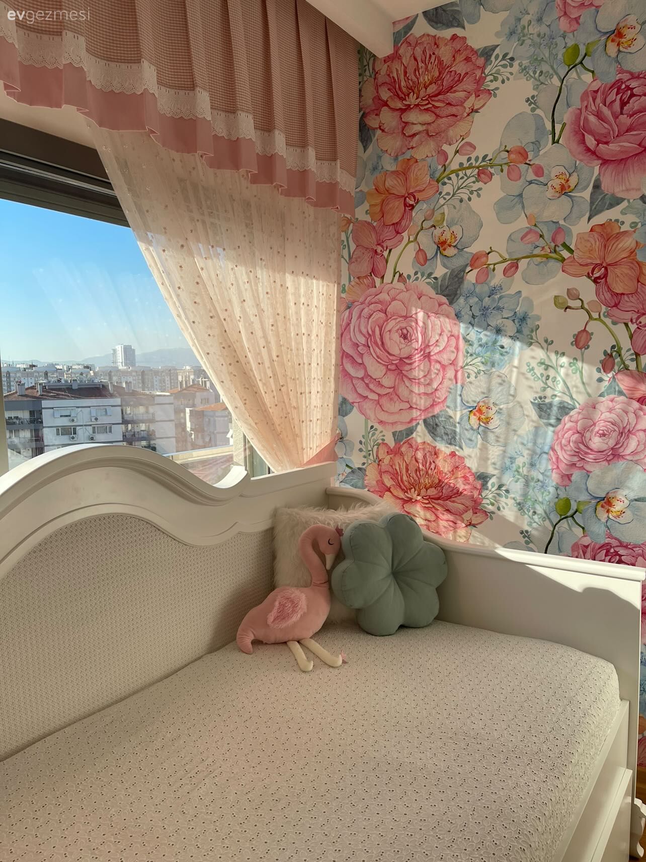 Bu İzmir Evinde Ev Sahibinin Zevkli Seçimleri Kendini Belli Etmiş!