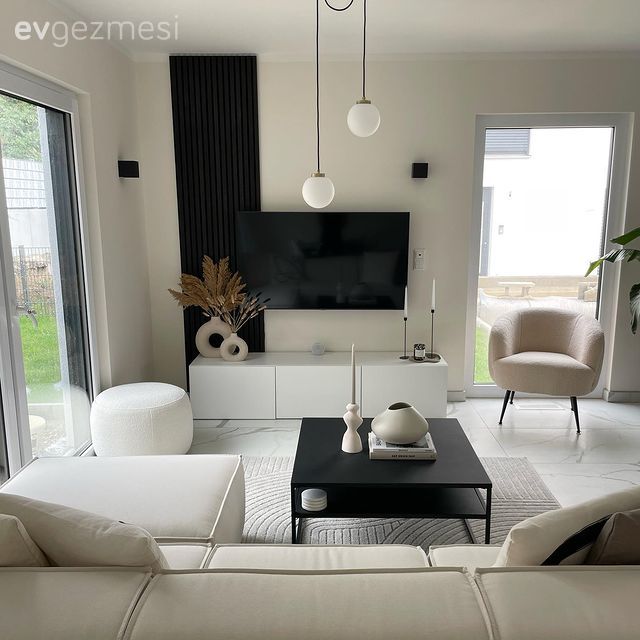 Salon, Modern, Beyaz, Siyah, Tv ünitesi, Tv ünitesi aksesuarları, Ev Aksesuar, Berjer, Köşe koltuk, Koltuk takımı, Orta sehpa, Sehpa, Halı, Salon halısı, Dekoratif Objeler