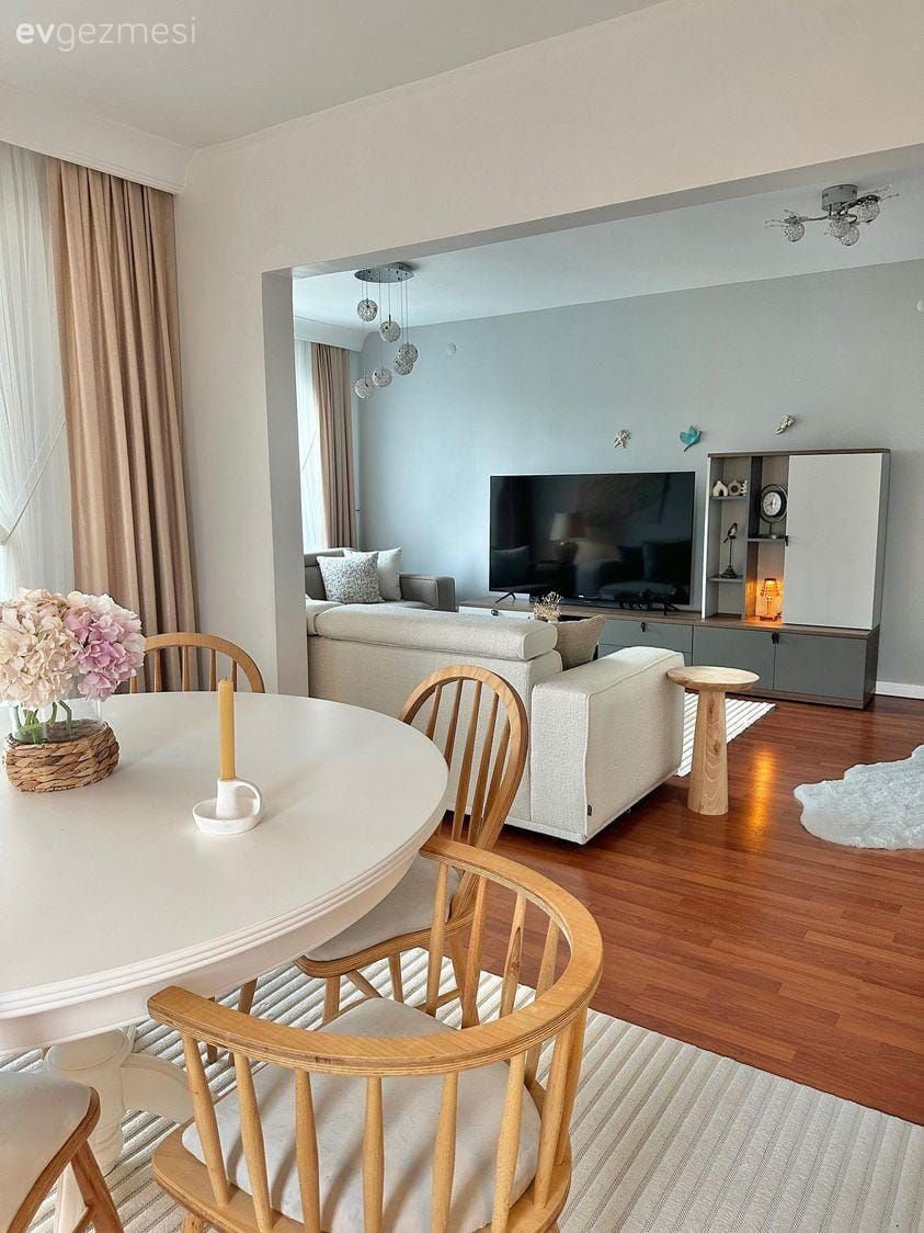 Salon, İskandinav, Koltuk takımı, Gri, Bej, Beyaz, Tv ünitesi, Tv ünitesi aksesuarları, Ev Aksesuar, Fon perde, Perde, Tül perde, Sandalye, Yemek masası, Peluş, Halı, Salon halısı