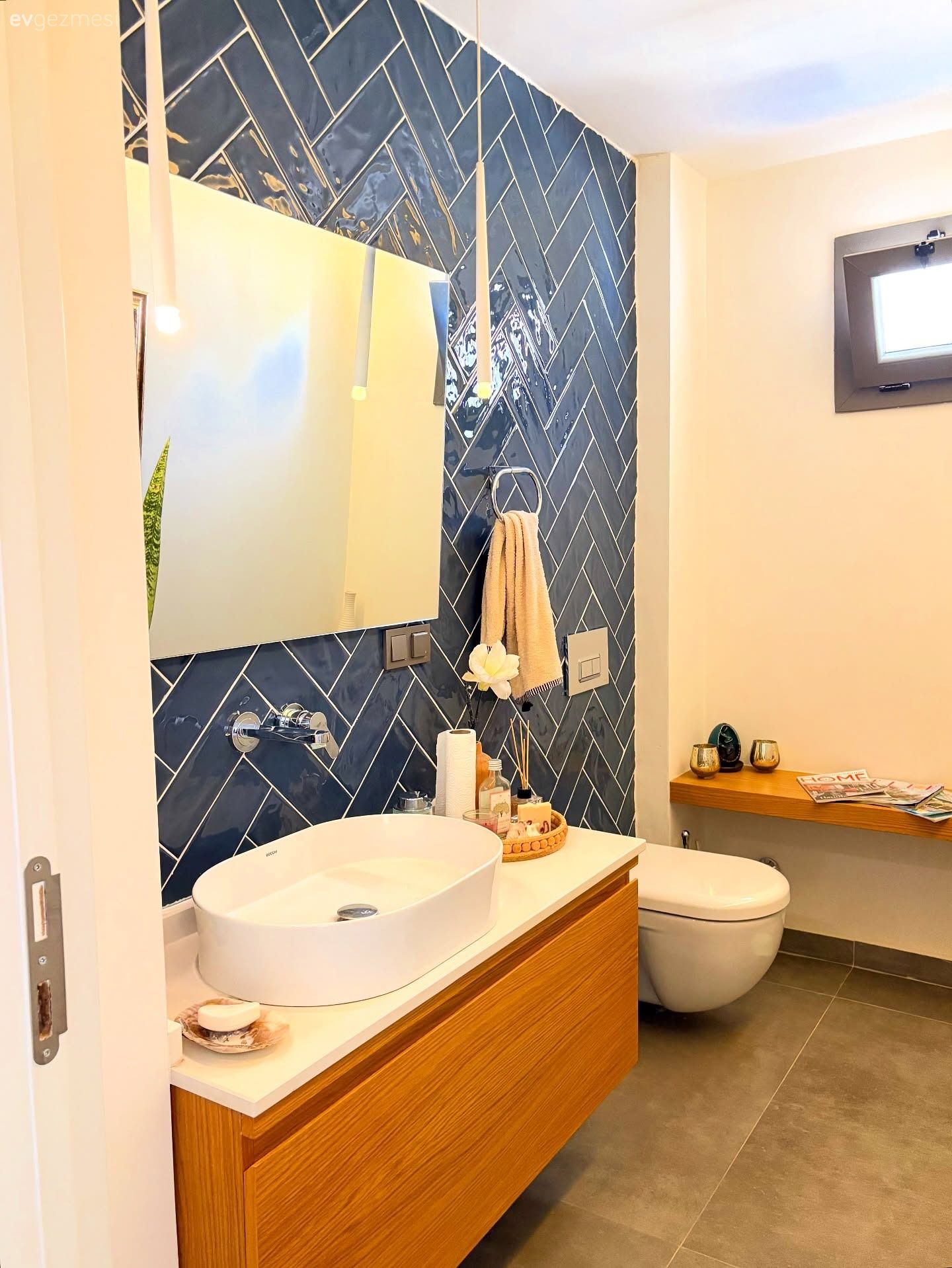 Bu Milas Evinde Ortamın Karakterini Sanatsal Dokunuşlar Belirlemiş