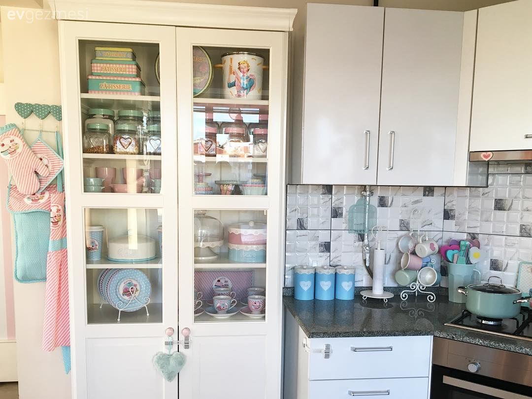 Ev Gezmesi: Bayramlıklarını Giymiş Şeker Gibi Bir Ev