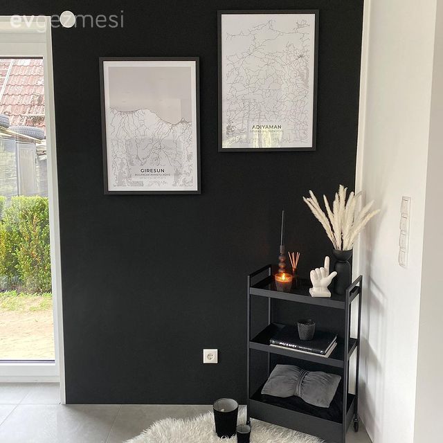 Siyah duvar, Çerçeve, Sehpa, Dekoratif Objeler