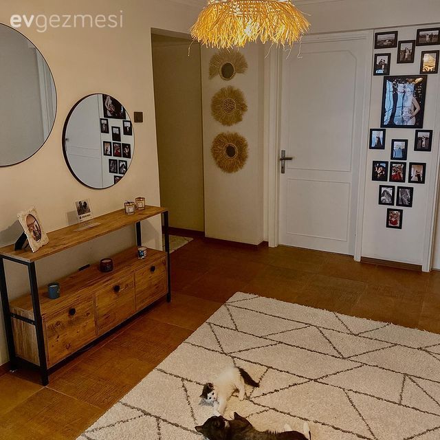 Halı, Dresuar, Yuvarlak ayna, Dekoratif ayna, Çerçeve, Galeri duvarı, Duvar dekorasyonu