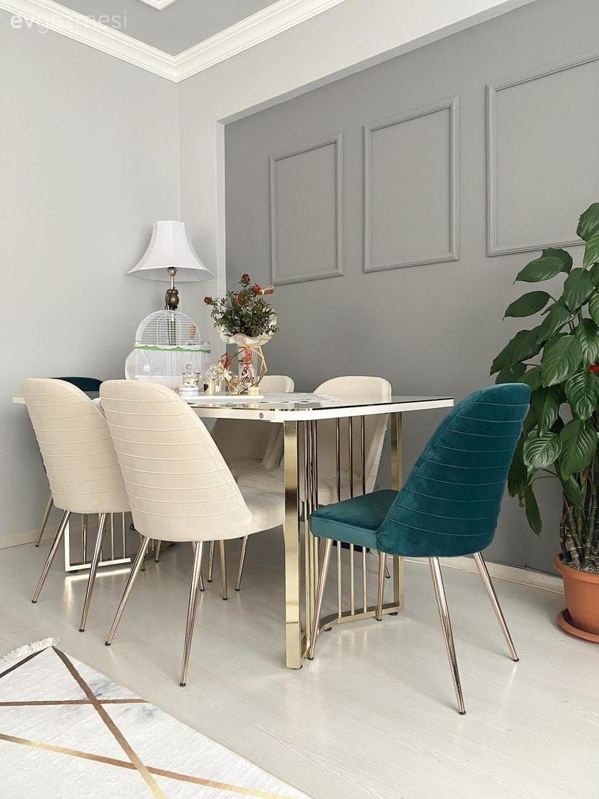 Salon, Dekoratif Objeler, Ev bitkisi, Gri duvar, Yemek masası, Yeşil, Beyaz, Bej, Gri