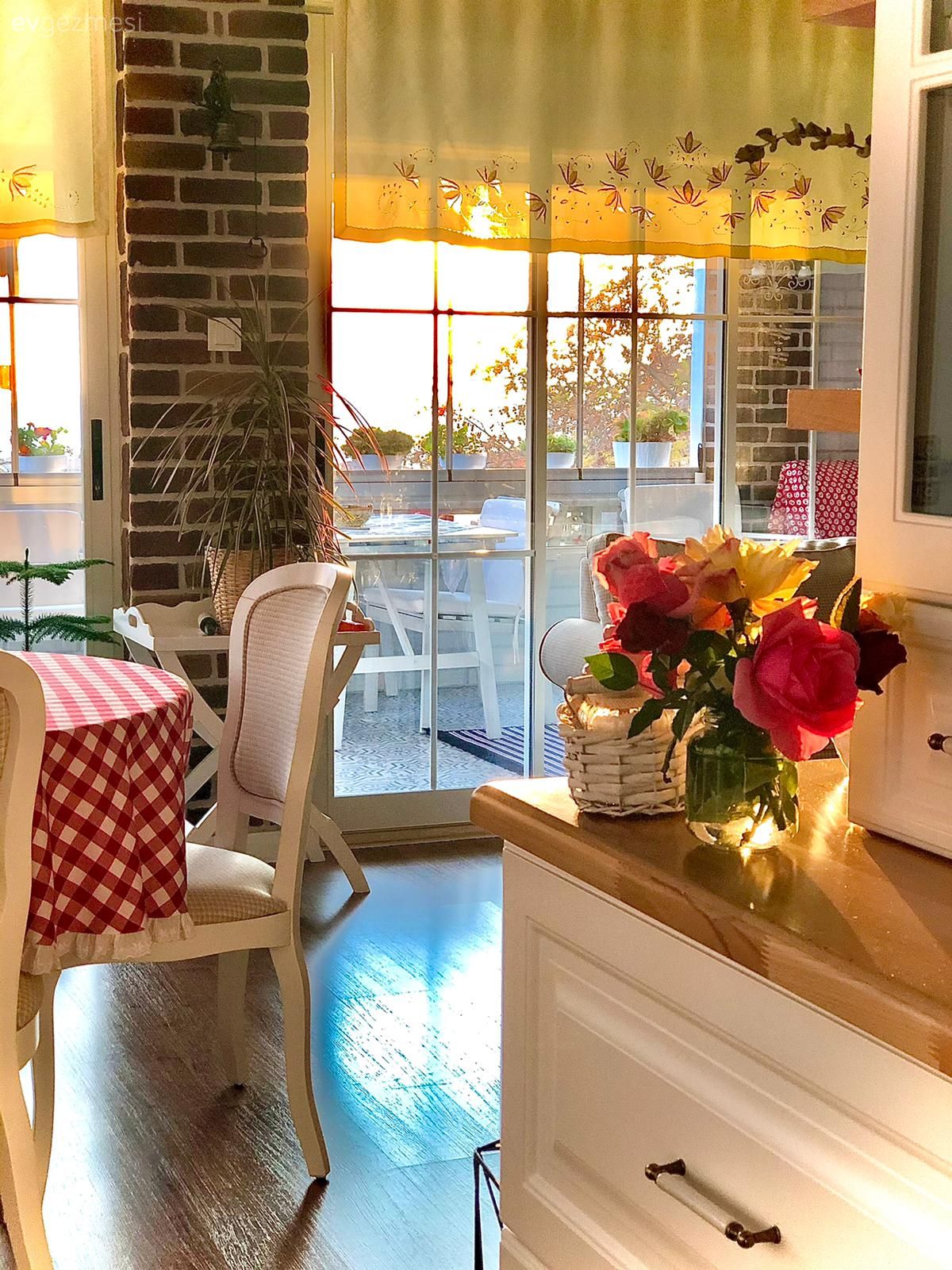 Bu Balıkesir Evi Ofis Gibi Döşenen Evlere İnat Her Detayıyla Çok Sıcak!