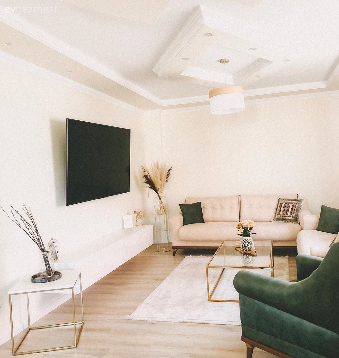 Salon, Krem, Yeşil, Altın, Beyaz, Modern, Kırlent, Ev tekstili, Halı, Salon halısı, Orta sehpa, Sehpa, Vazo, Ev Aksesuar