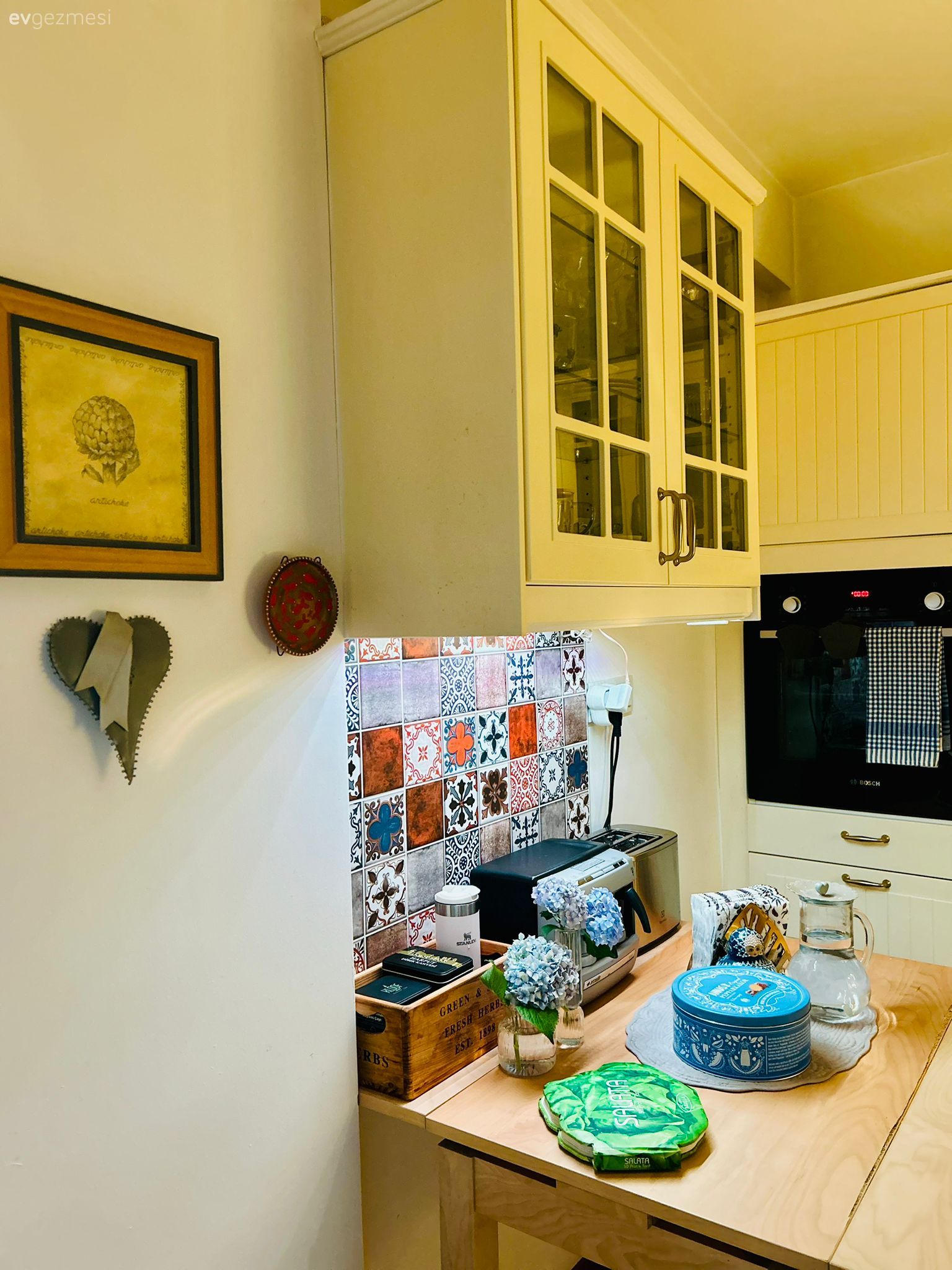 Mutfak aksesuarları, Mutfak, Mutfak tezgah arası