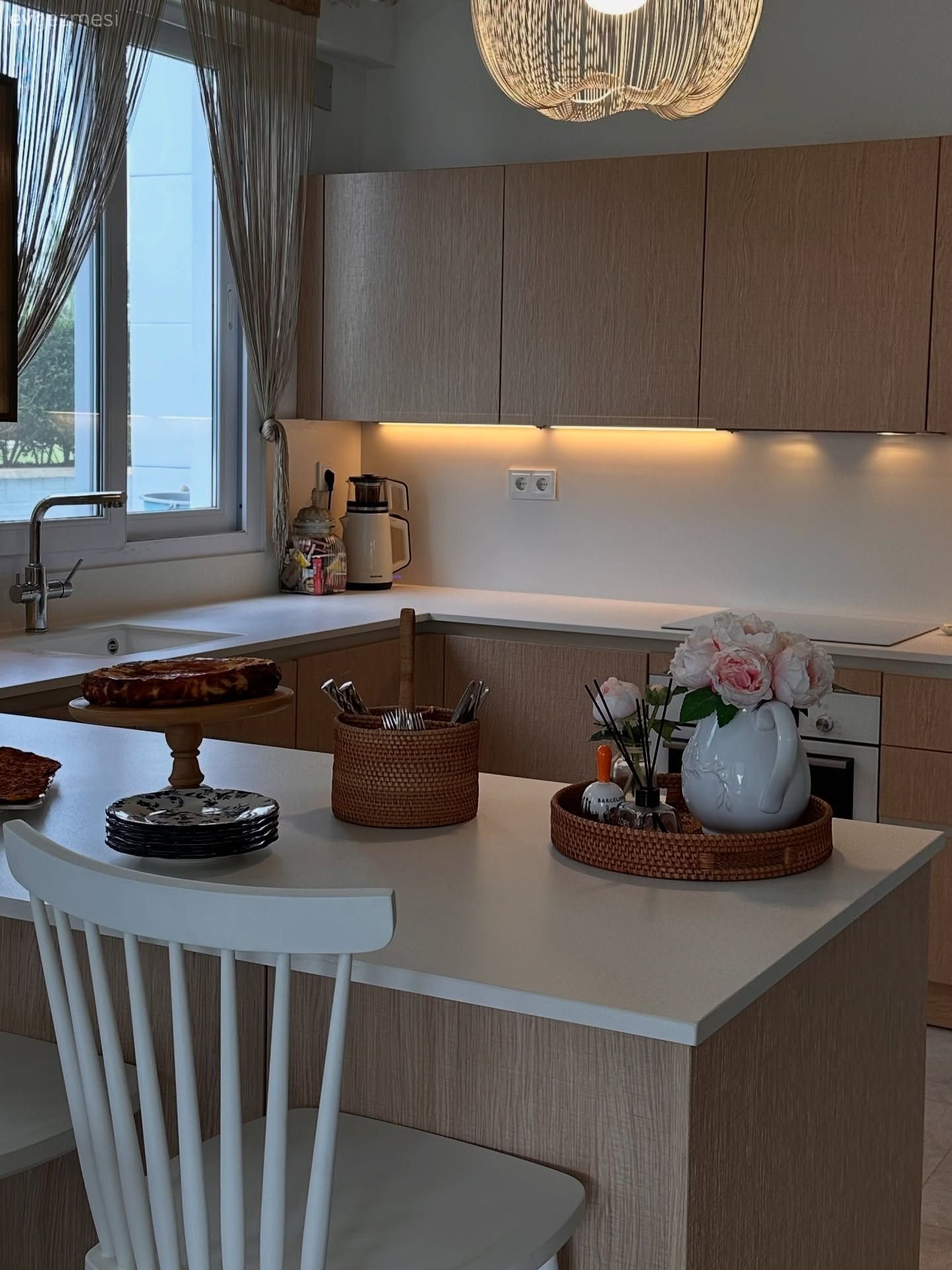 Amerikan Bu Mutfaklı Bu Dekorda Modern Esintiler Sıcak Şekilde