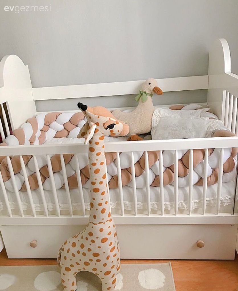 Sığacık'taki Bu Bahçeli Ev Her Detayıyla Gösterişin Karşısında!