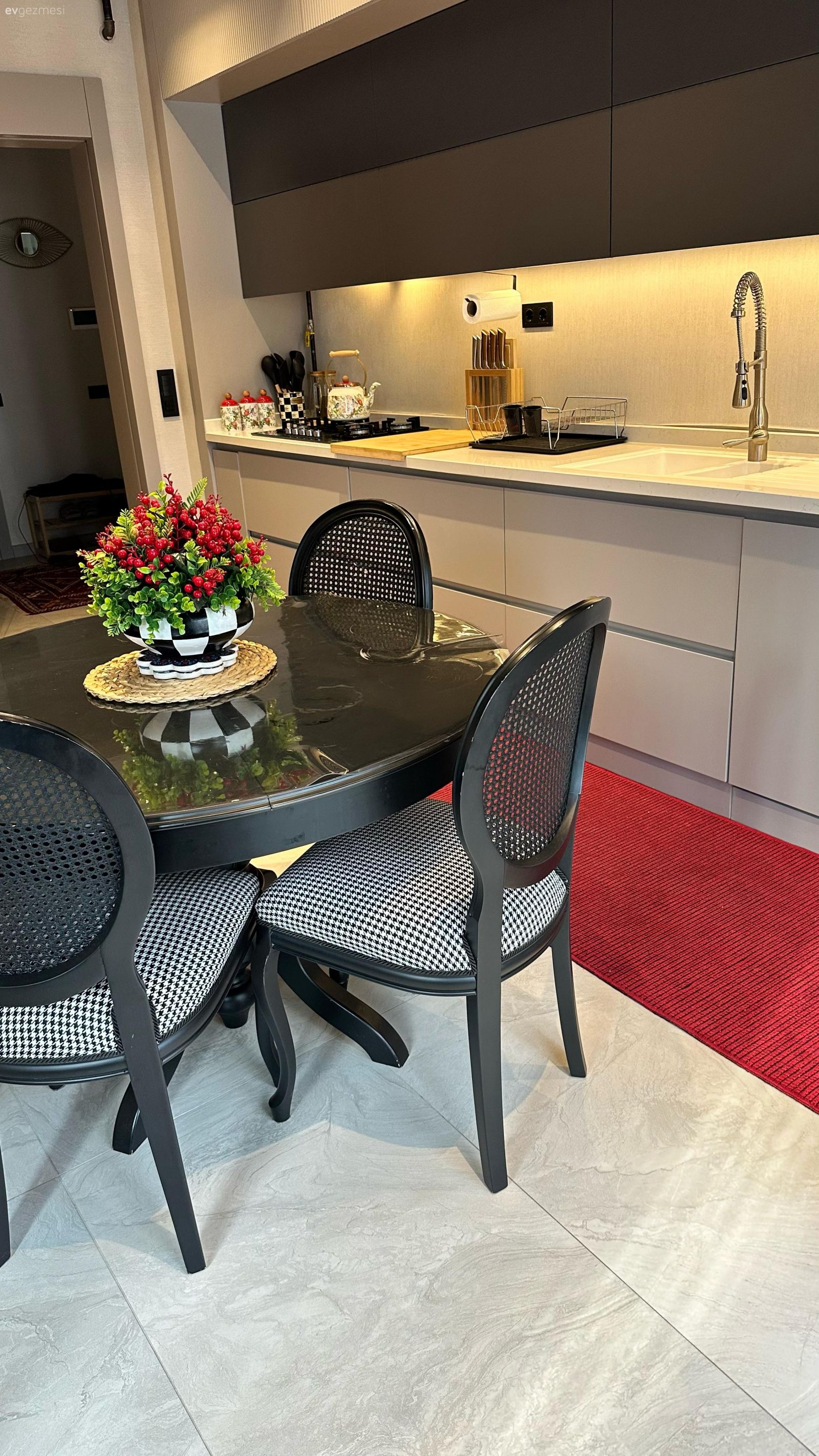 Bu Denizli Evinin Her Odası Farklı Bir Havada