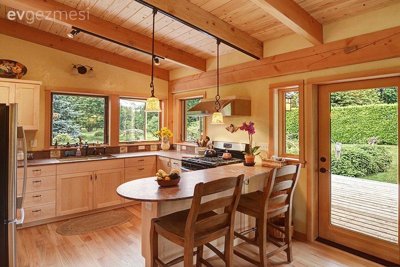 Kır Evi Ruhunu Yaşatan Eğik Çatılı 74 M2'lik Ahşap Ev!