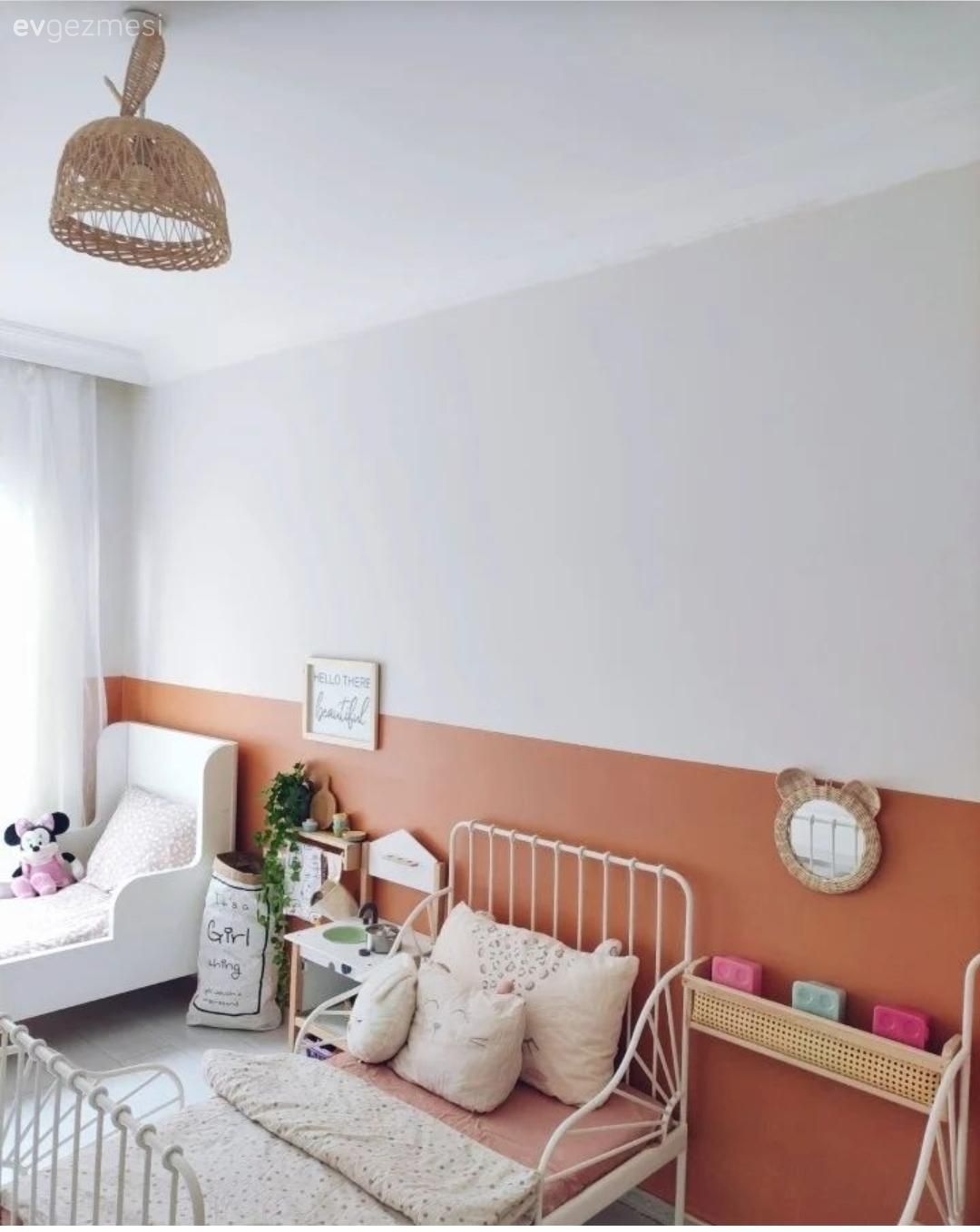 Ev Gezmesi: Beyazın Yanına En Çok Turuncuyu Yakıştıran Bir Dekor!