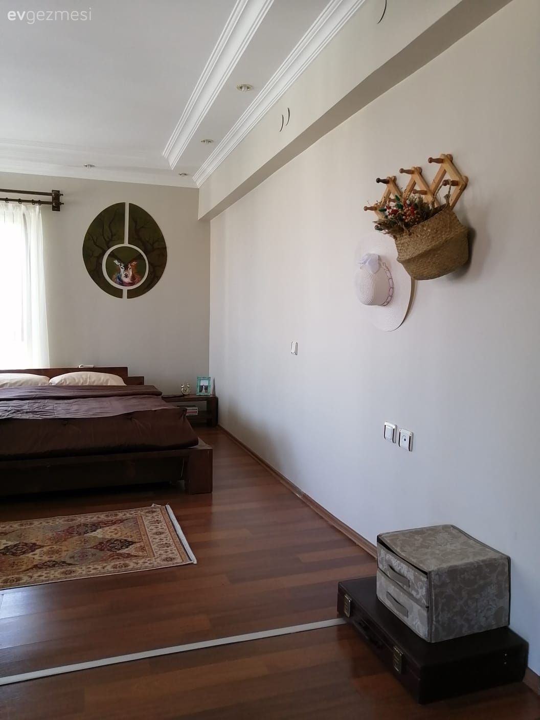 Yatak Odası, Rustik, Kahverengi, Yatak odası duvar dekorasyonu, Ahşap Mobilya, Halı