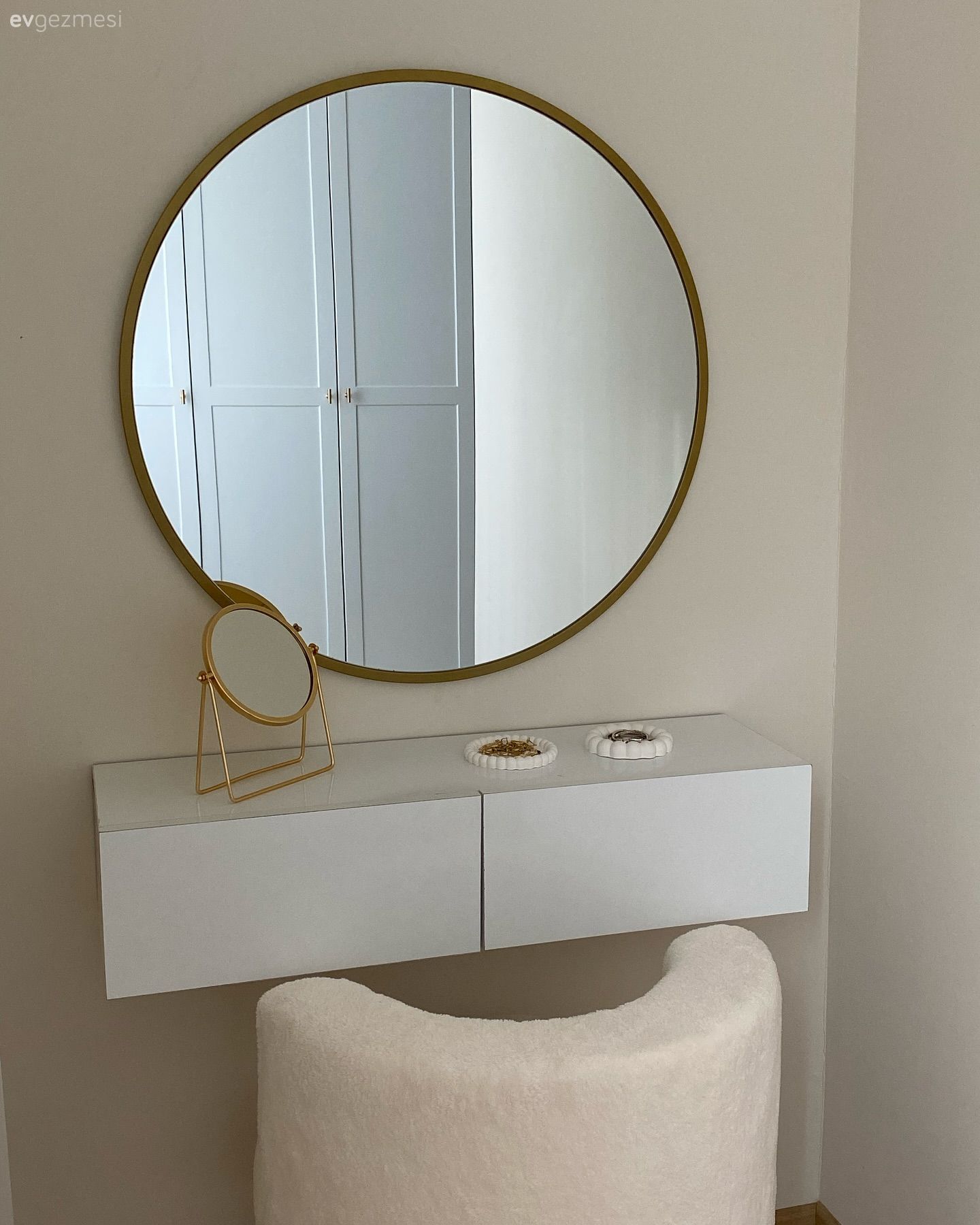 Minimalist Bu Evde Beyaz Olmazsa Olmaz Renklerin Başında