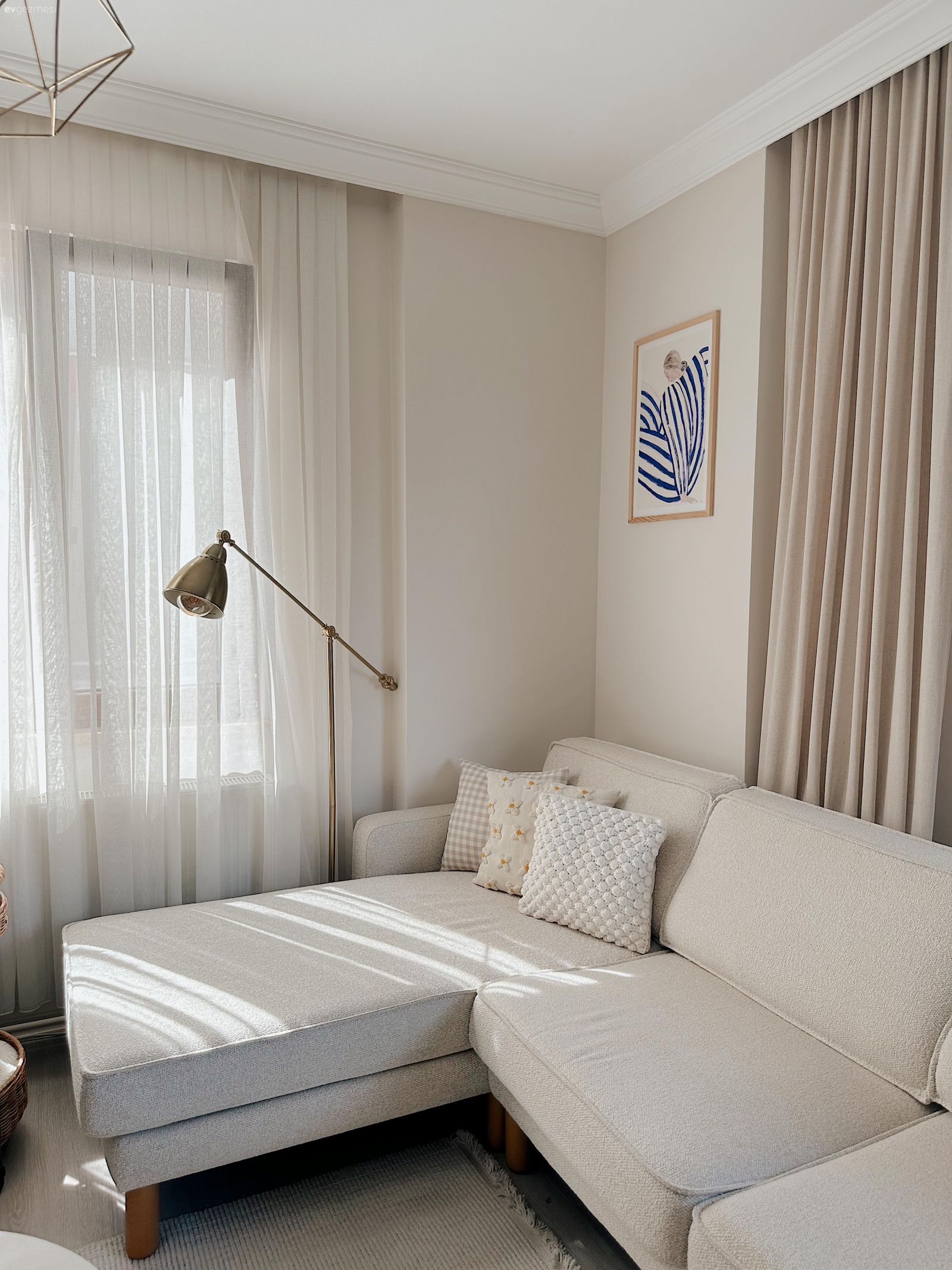 Salon, İskandinav, Beyaz, Bej, Krem, Köşe koltuk, Koltuk takımı, Kırlent, Ev tekstili, Avize, Aydınlatma