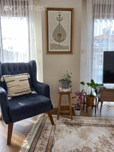 Tablo, Beyaz, Tül perde, Perde, Berjer, Gri, Mavi, Krem, Yan sehpa, Sehpa, Kırlent, Ev tekstili