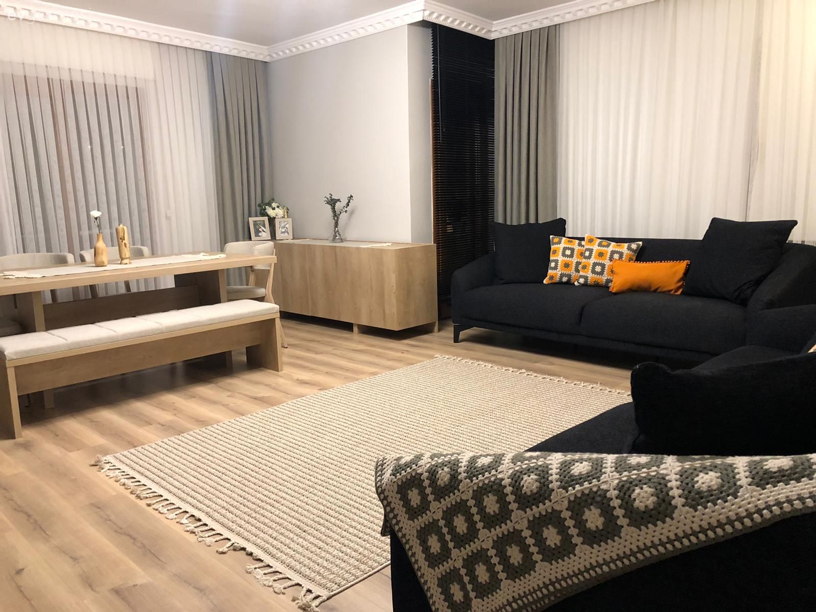 Salon, Siyah, Krem, Beyaz, Bej, Hardal, Koltuk takımı, Yemek masası, Bank, Sandalye, Konsol, Kırlent, Ev tekstili