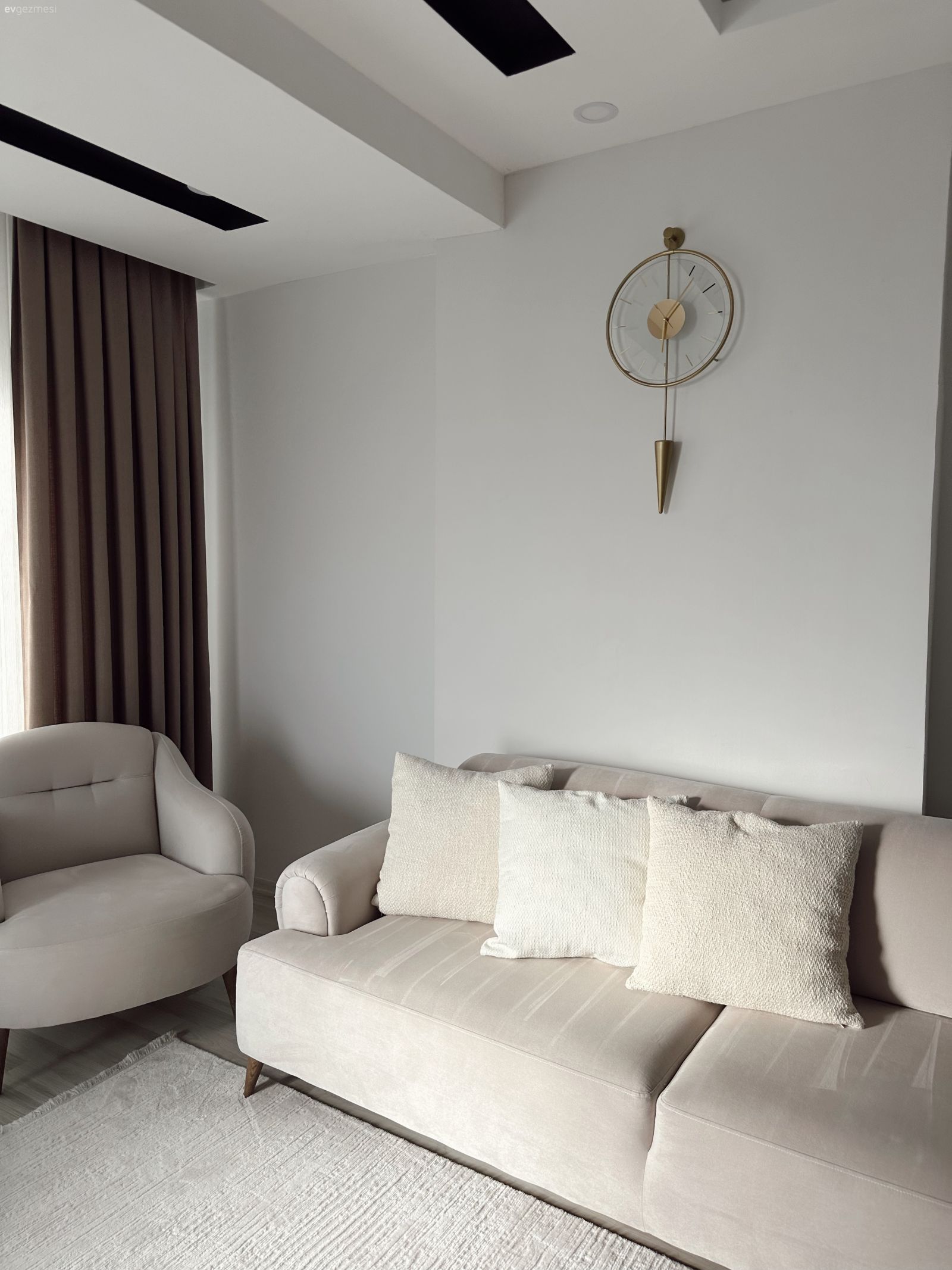 Bu Sade Evde Kahve Köşesinin Albenisi Daha Fazla