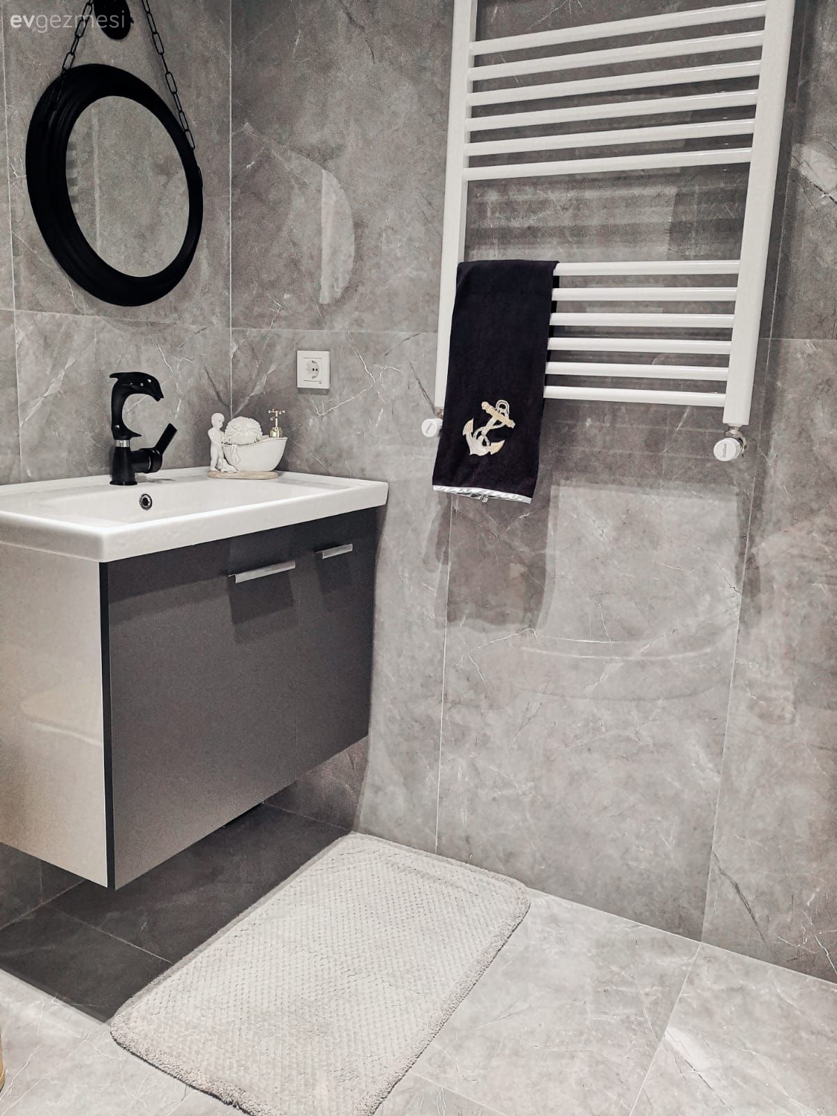 Banyo, Beyaz, Gri, Siyah, Banyo dolabı, Banyo aynası, Banyo seramikleri