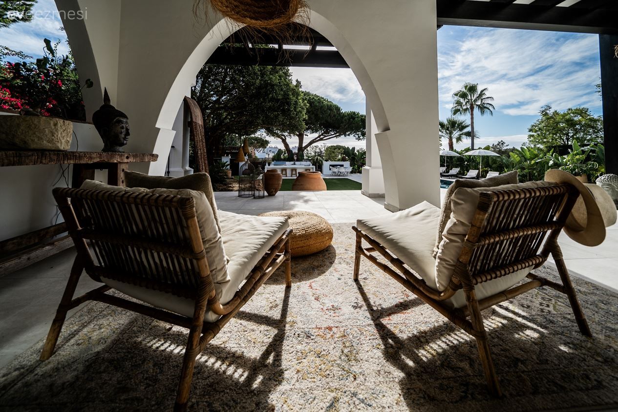 Müstakil Ev Modelleri: 347 M2'lik Üç Katlı Büyüleyici Villa!