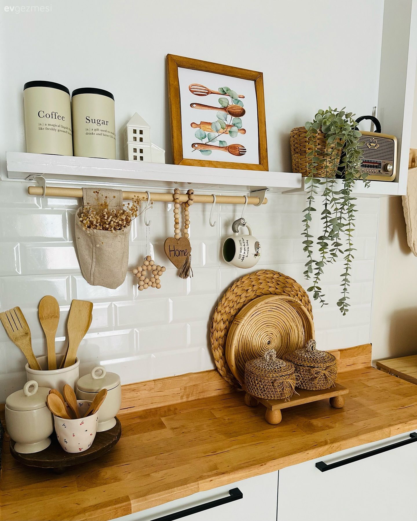 Bu Konya Evinde Balkondan Salona Her Yer Pek Neşeli!