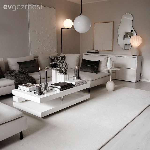 Salon, Modern, Beyaz, Krem, Bej, Krem duvar, Köşe koltuk, Koltuk takımı, Halı, Salon halısı, Konsol, Konsol üzeri dekoratif objeleri, Lambader, Aydınlatma, Avize, Ayna, Dekoratif Objeler, Sehpa, Kırlent, Ev tekstili, Parke, Aplik